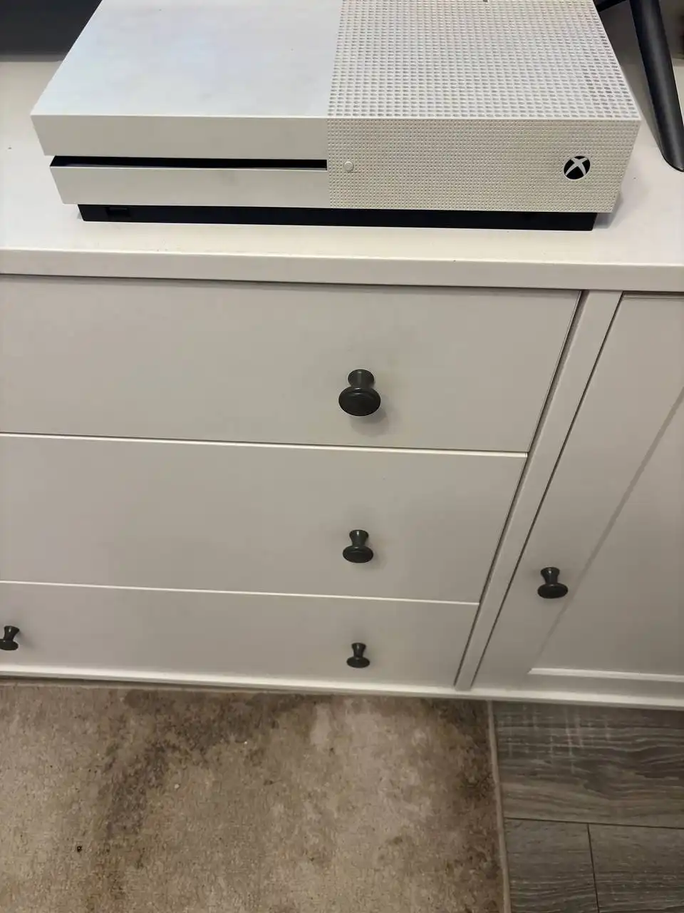 Продам Xbox One S 1ТБ с аккаунтом игр - Игровые приставки (Электроника) в Санкт-Петербург