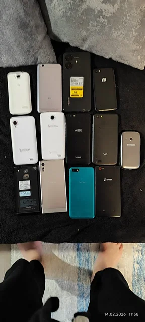 Лот телефонов с разным состоянием - Телефоны в Санкт-Петербург