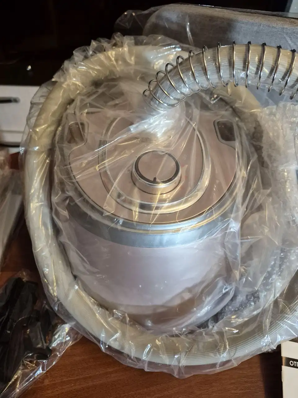 Отпариватель для одежды новый в упаковке - Барахолка в Санкт-Петербург