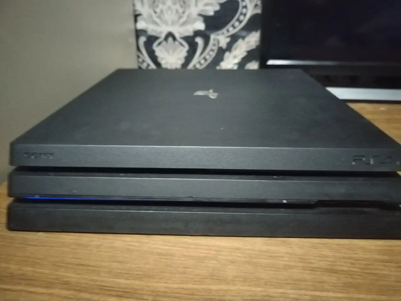 Продажа PlayStation 4 Pro с играми - Игровые консоли (Электроника) в Санкт-Петербург