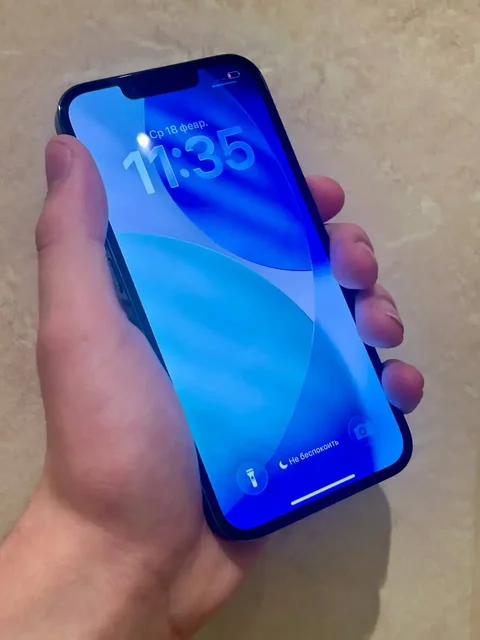 Продажа iPhone 13 Pro и iPhone 15 - частное объявление в Санкт-Петербург