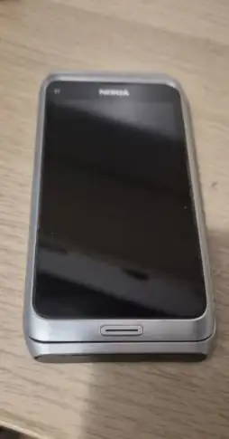 Продам Nokia E7 - Телефоны (Электроника) в Санкт-Петербург