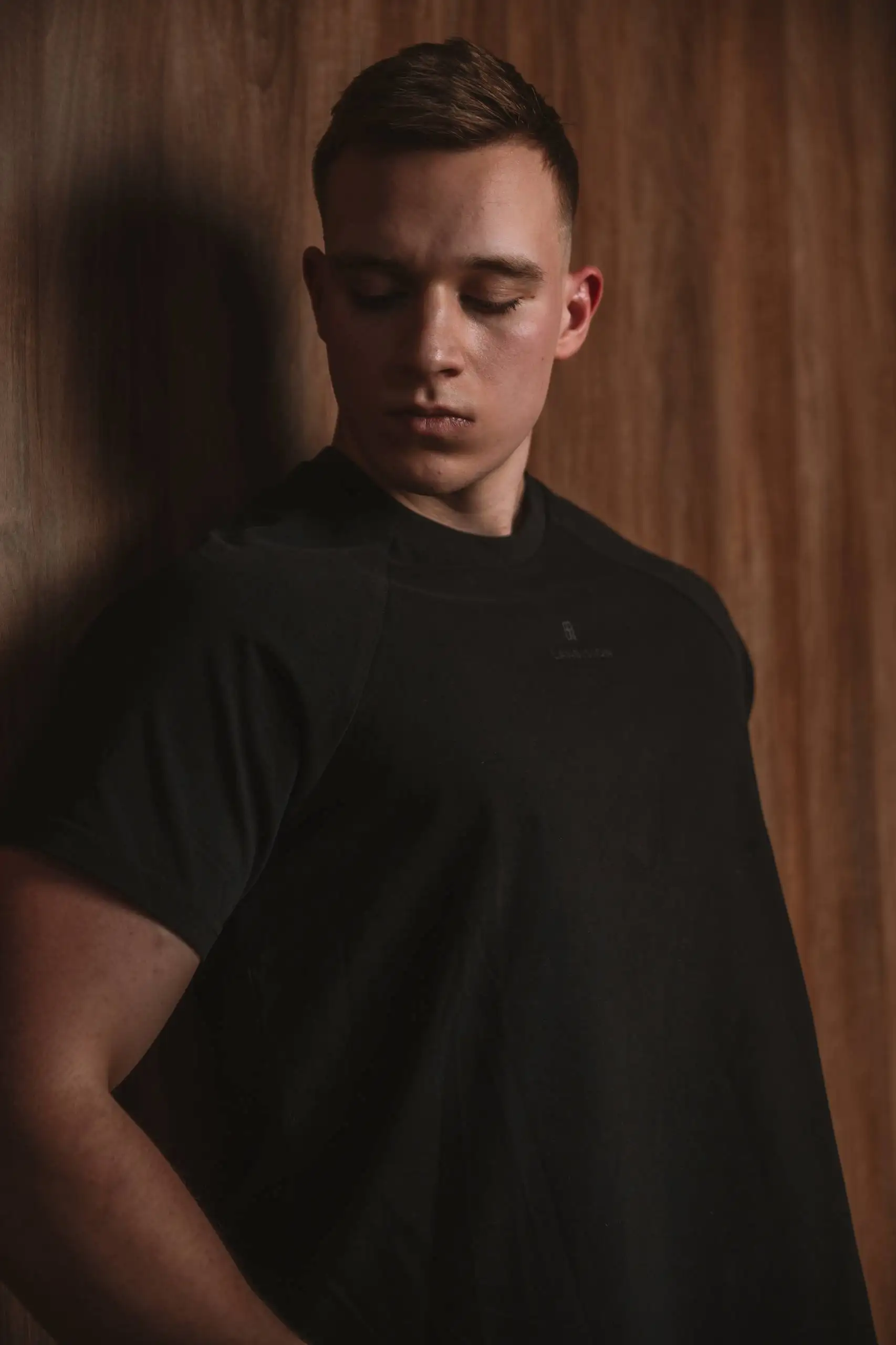 Мужская футболка LANBISION премиального бренда - Мужская одежда (Одежда) в Санкт-Петербург