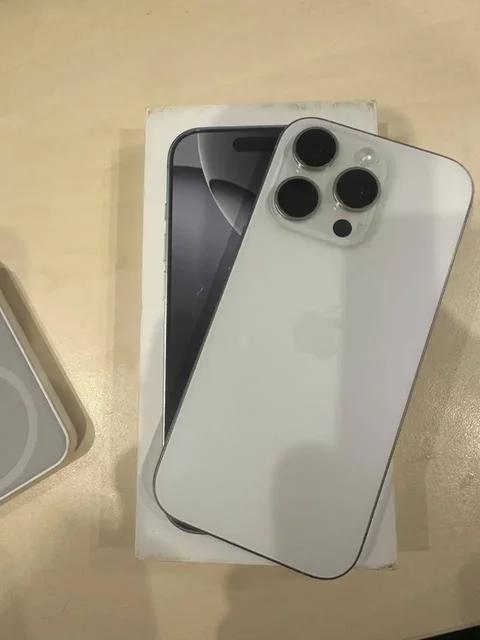 Продам iPhone 16 Pro 128 ГБ - Аксессуары для телефона в Санкт-Петербург