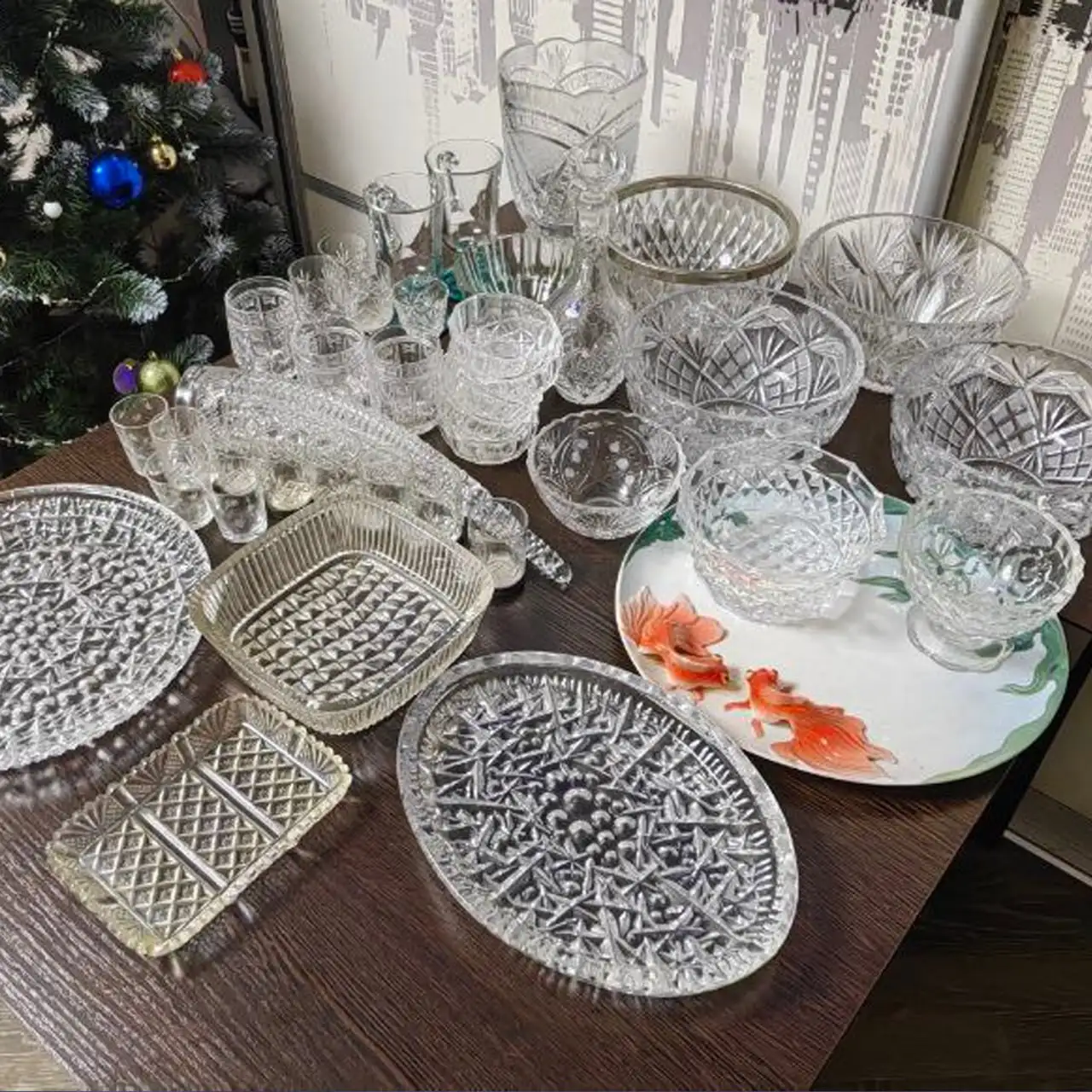 Продажа геймпадов, велотренажера, биокамина, набора для тату, посуды и светильников - Барахолка в Санкт-Петербург