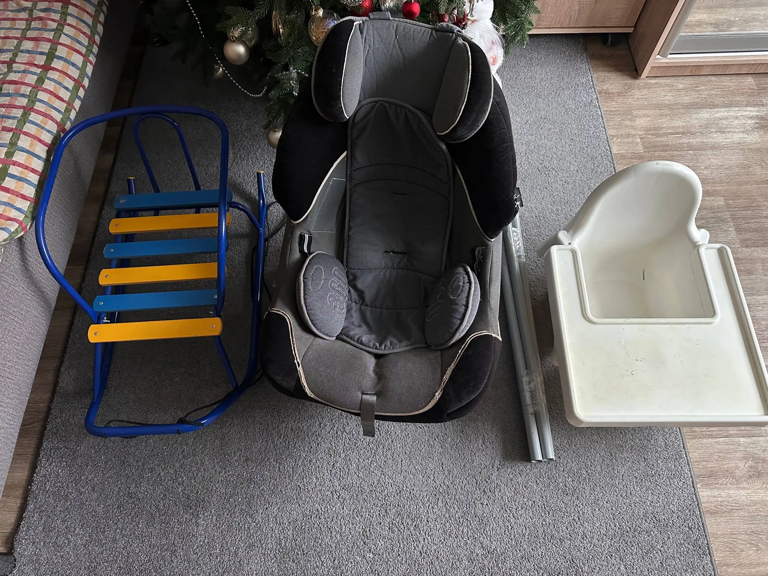 Комплект детских товаров: автокресло Renolux, стульчик IKEA и санки - Автокресла и стульчики (Товары для детей) в Санкт-Петербург