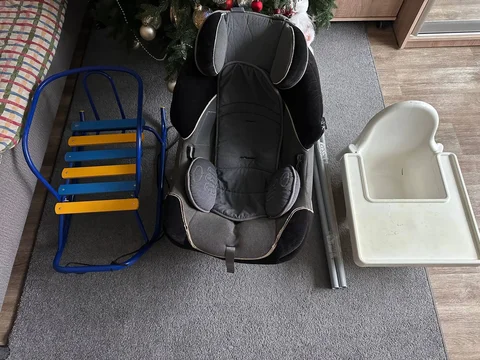 Комплект детских товаров: автокресло Renolux, стульчик IKEA и санки - Автокресла и стульчики в Санкт-Петербург