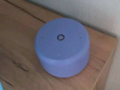 Яндекс станция Алиса и два больших чемодана - Бытовая техника для волос в Санкт-Петербург