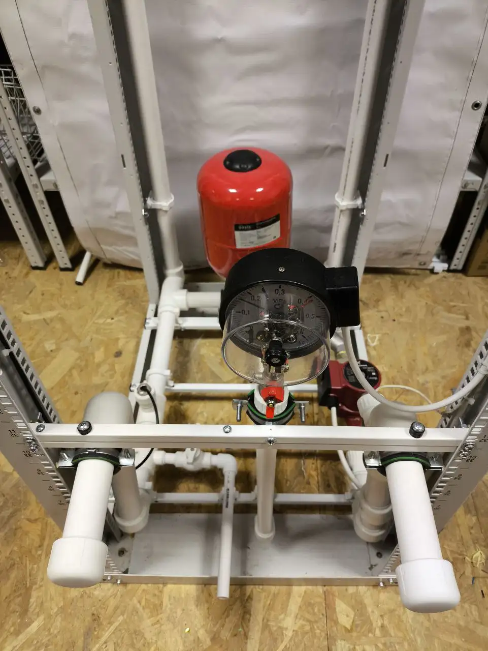 Стойка серверная/гидравлическая до 30 кВт тепла - Оборудование (Барахолка) в Санкт-Петербург