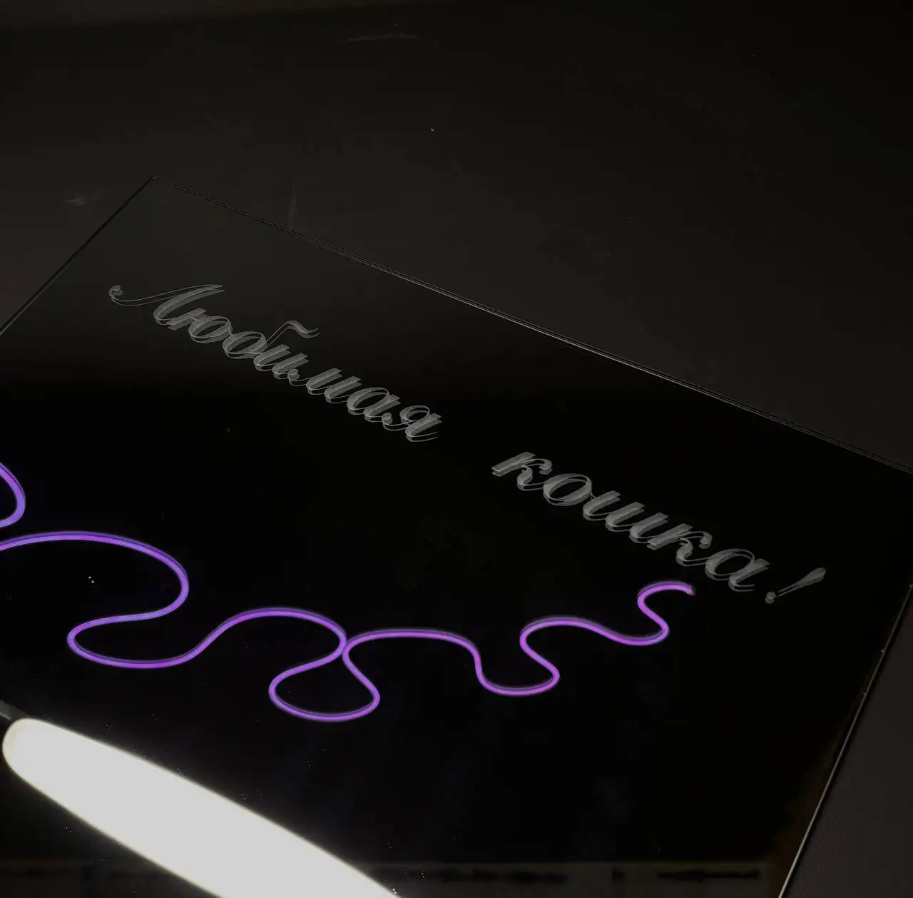 Услуги ручной гравировки по зеркалу и стеклу - Ручная гравировка (Услуги) в Санкт-Петербург