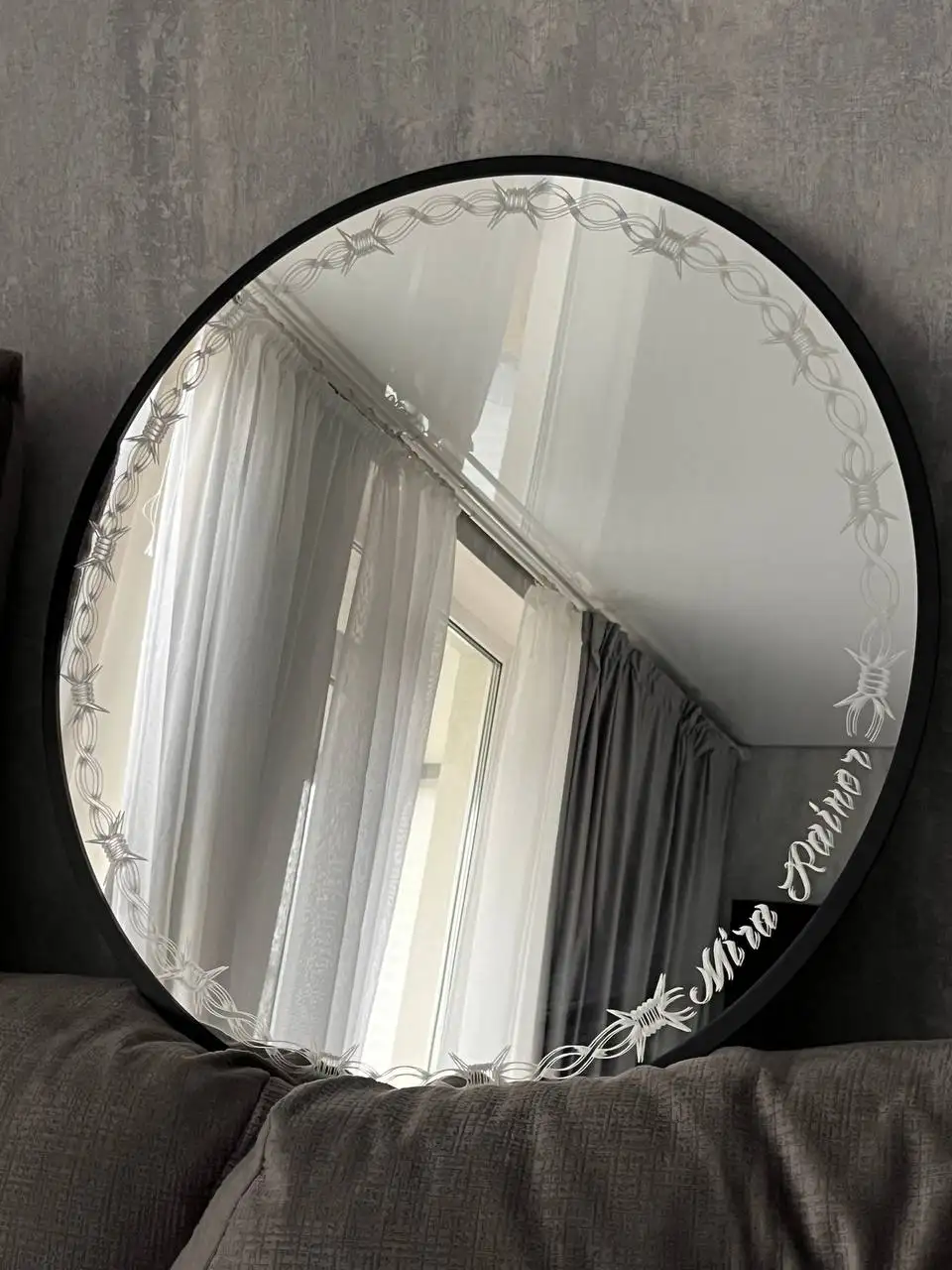 Услуги ручной гравировки по зеркалу и стеклу - Ручная гравировка (Услуги) в Санкт-Петербург