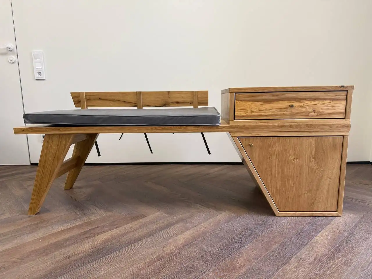Скамейка-кушетка из скандинавского дуба с кожаной сидушкой - Мебель (Для дома и дачи) в Санкт-Петербург