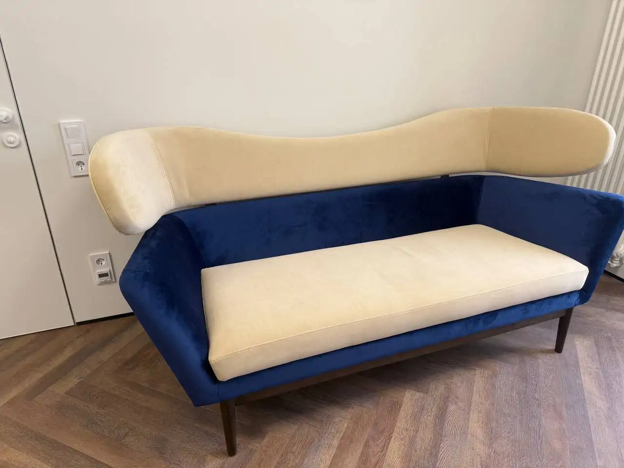 Продажа нового дивана с дубовым низом и итальянским велюром - Мебель (Для дома и дачи) в Санкт-Петербург