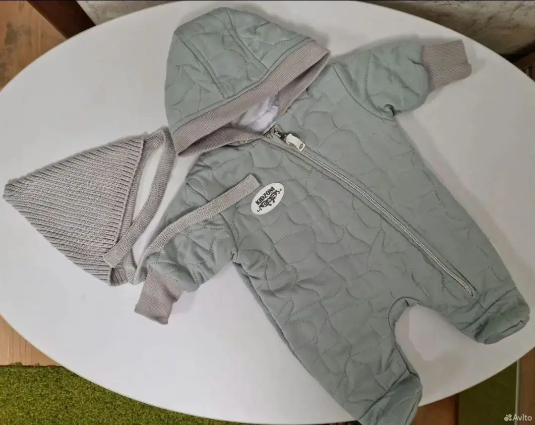 Продам демисезонный комбинезон и поддеву для ребенка - Товары для детей в Санкт-Петербург