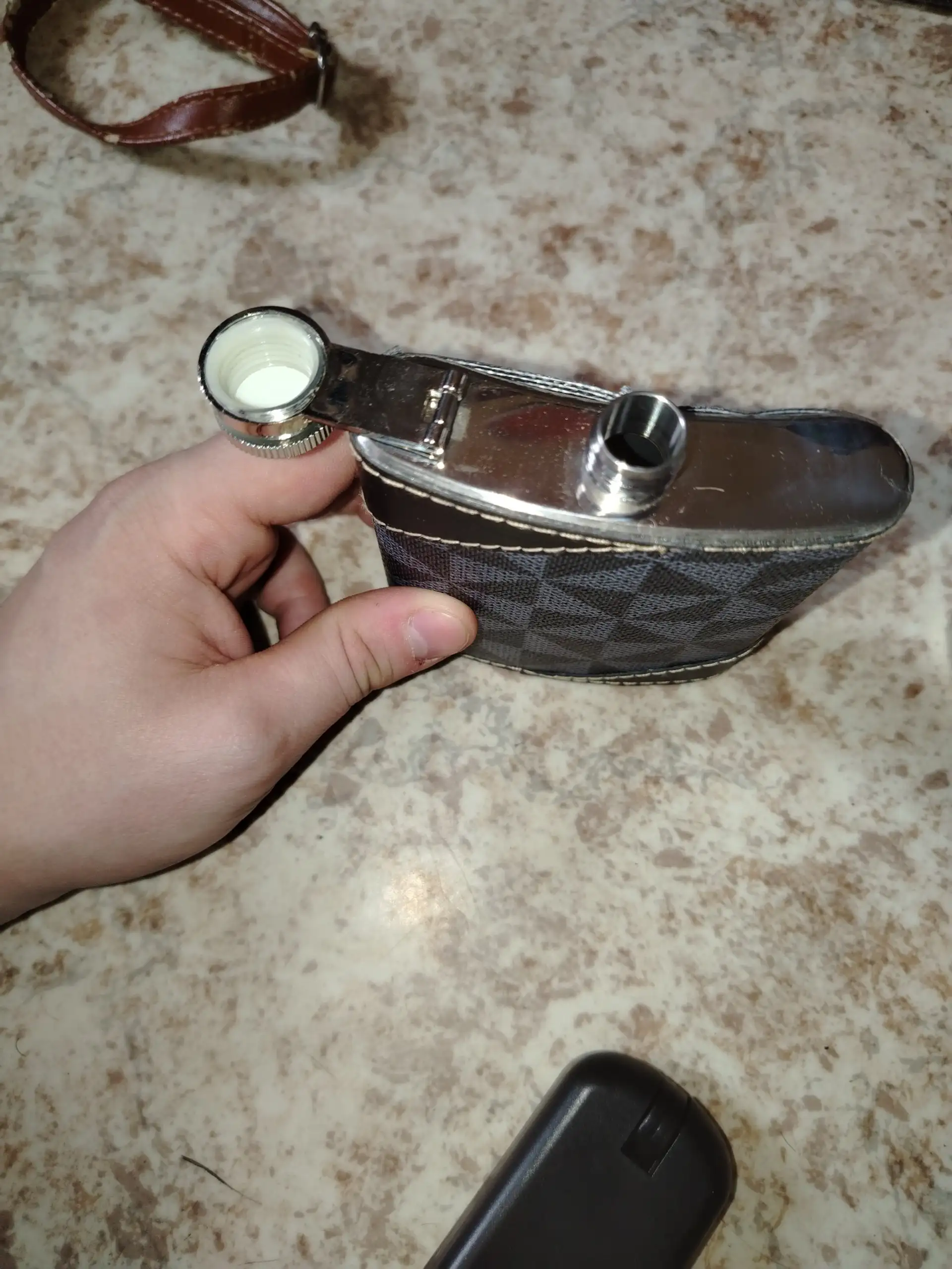 Продажа лупы, фляги, кошелька, визитницы и сумки - Барахолка в Санкт-Петербург