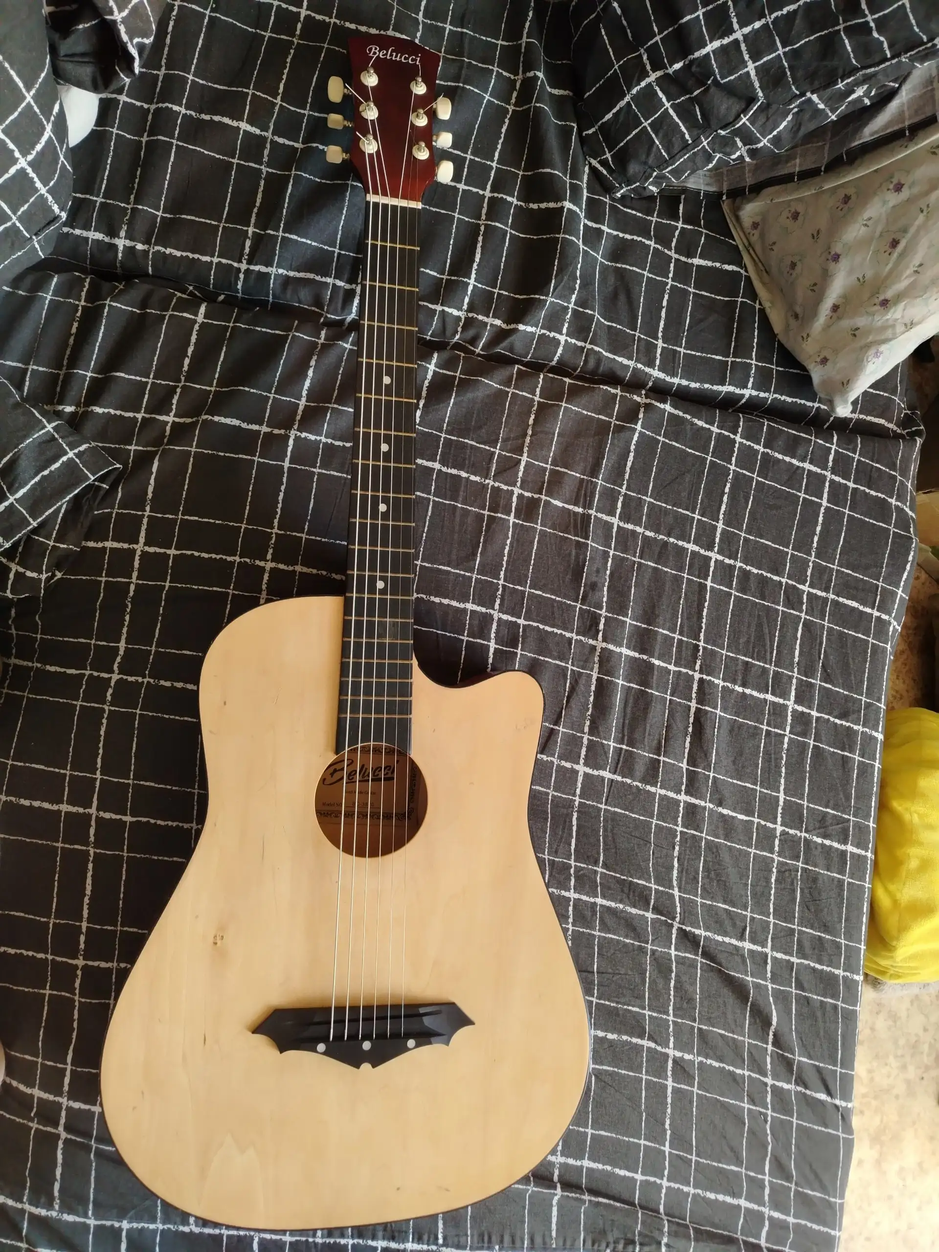 Продам гитару белуччи с новыми струнами - Музыкальные инструменты (Хобби и отдых) в Санкт-Петербург
