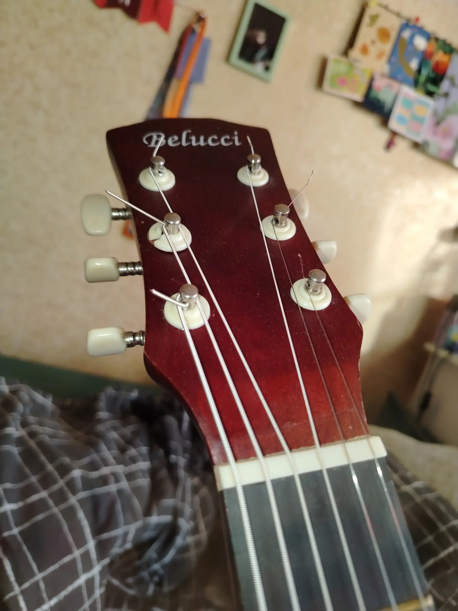 Продам гитару белуччи с новыми струнами - Музыкальные инструменты (Хобби и отдых) в Санкт-Петербург