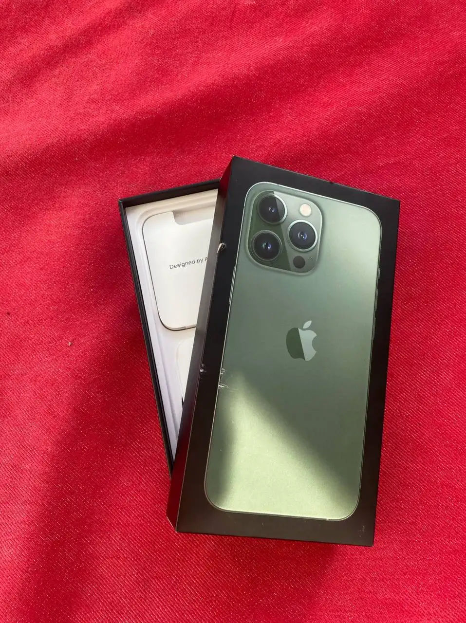 Продам iPhone 13 Pro темно-зеленый 128 ГБ - Смартфоны (Электроника) в Санкт-Петербург