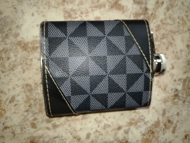 Продажа личных вещей: фляга, кошелёк, нож, книги про Тарзана - Военная атрибутика в Санкт-Петербург