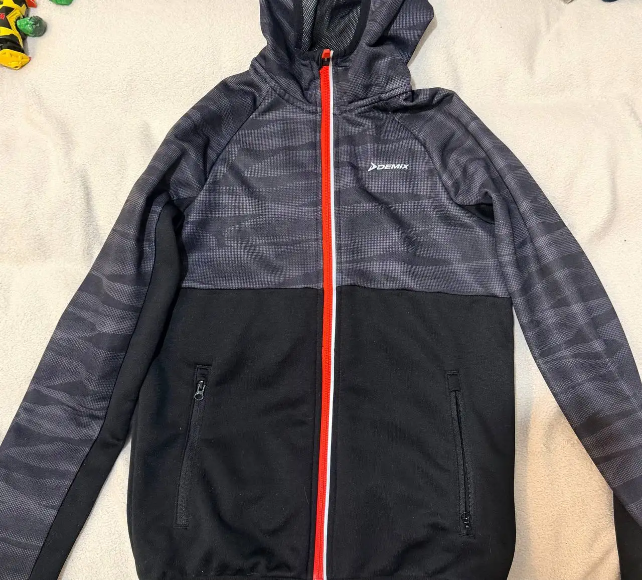 Детская кофта в идеальном состоянии - Детская одежда (Одежда) в Санкт-Петербург