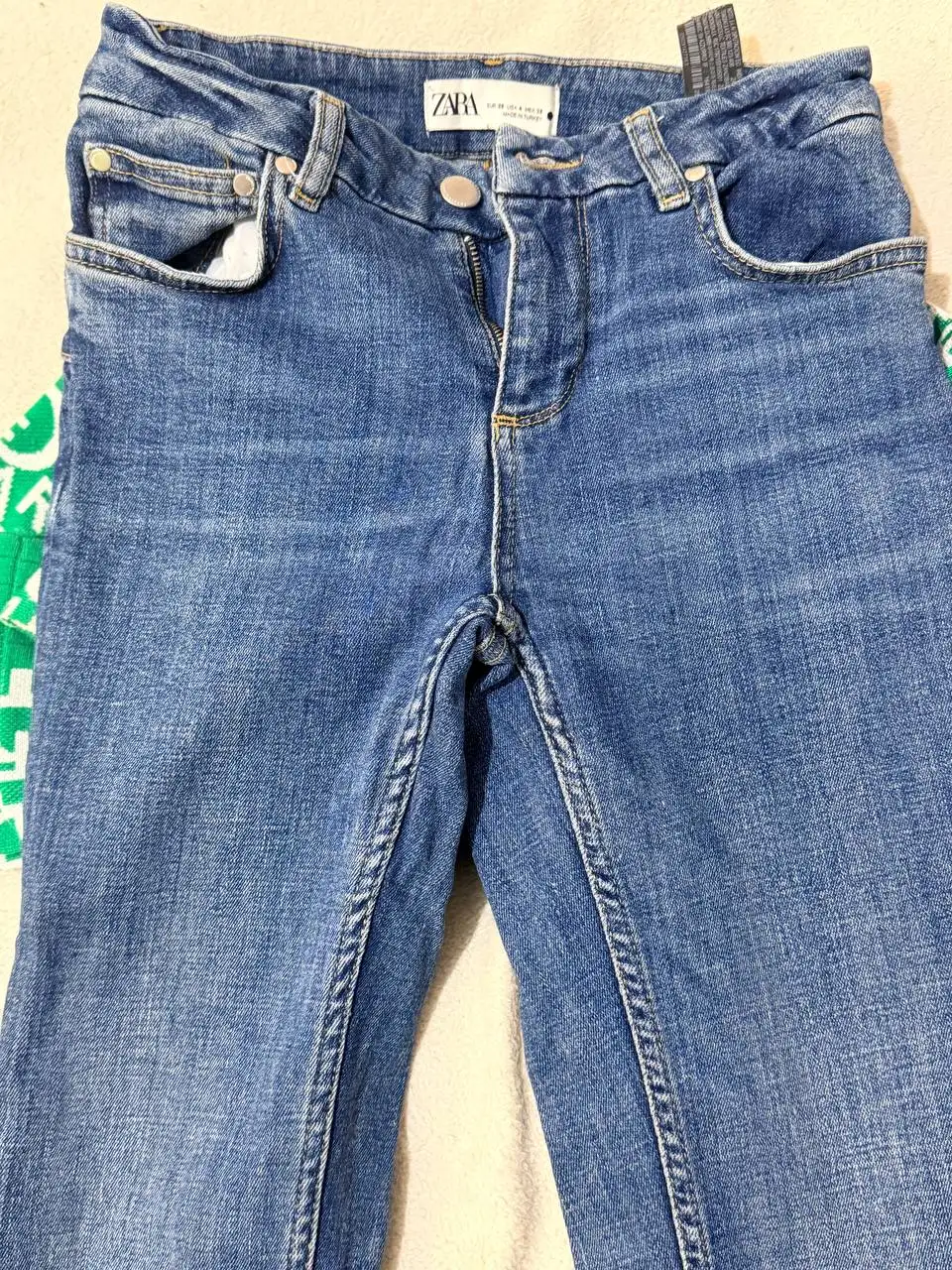 Джинсы дудочки Зара и Guess в идеальном состоянии - Джинсы (Одежда) в Санкт-Петербург