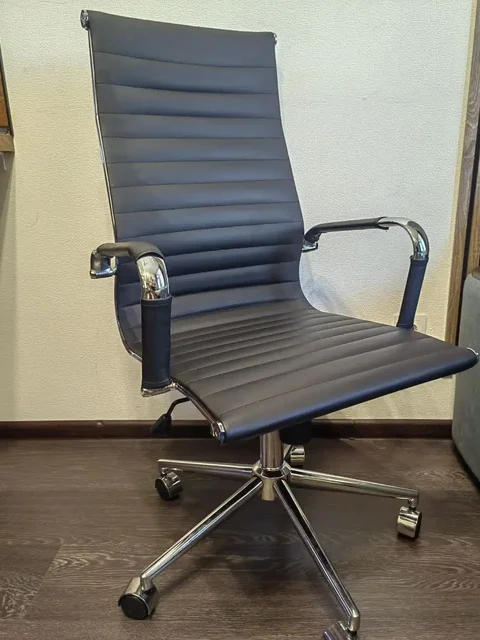 Новое компьютерное кресло с дефектом - Мебель для офиса в Санкт-Петербург