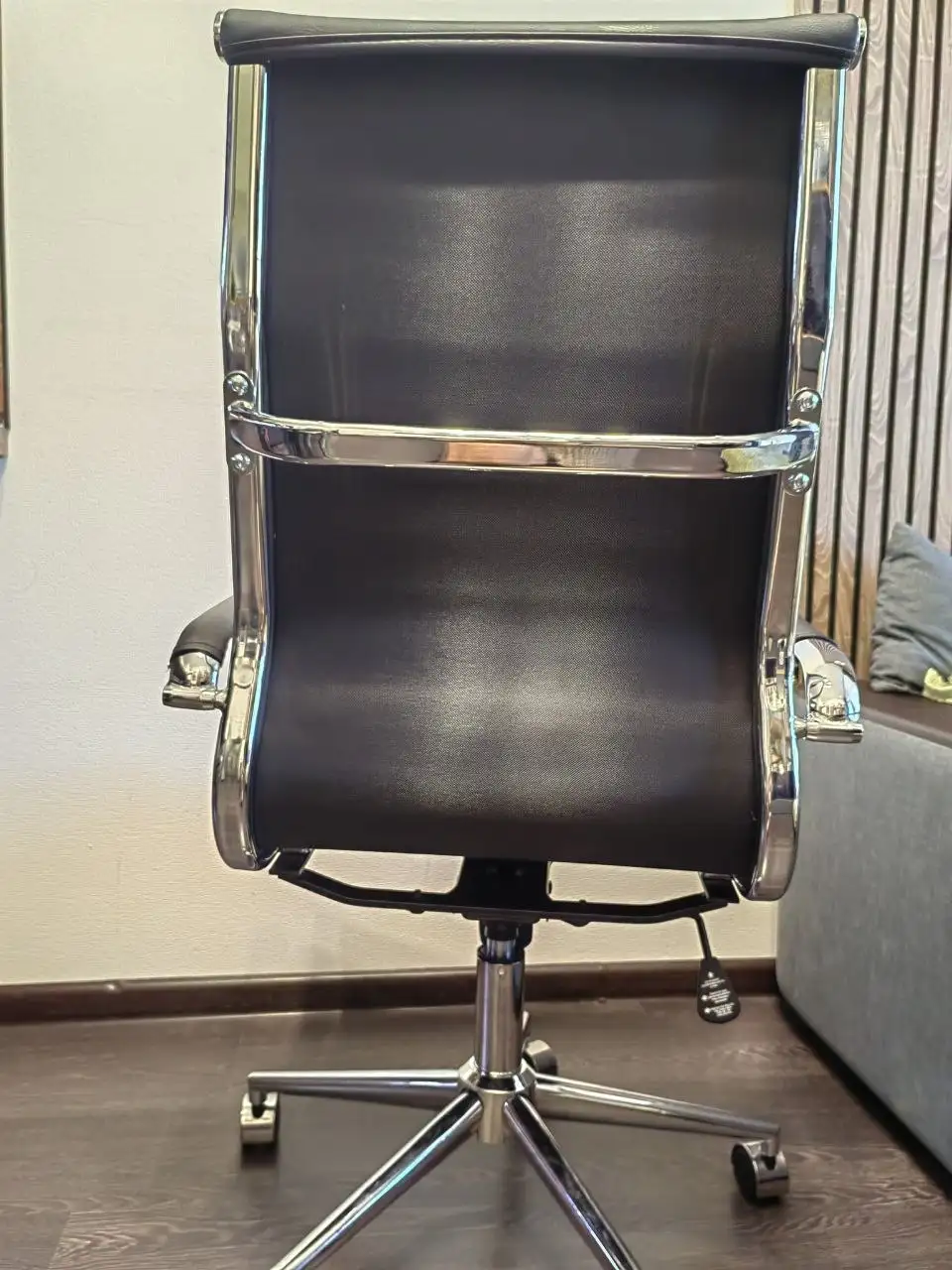 Новое компьютерное кресло с дефектом - Мебель для офиса (Барахолка) в Санкт-Петербург