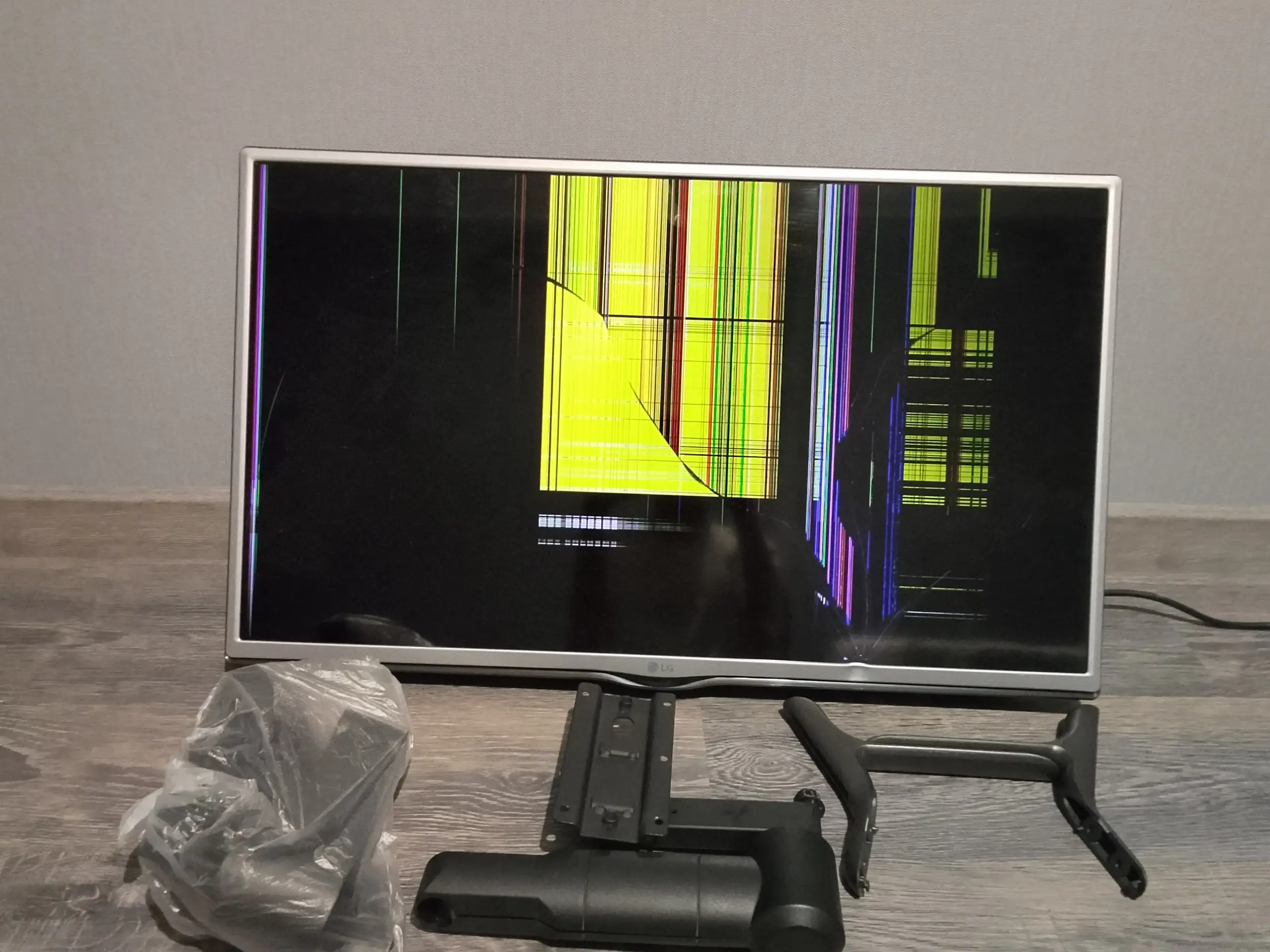 Телевизор LG 32LF550U - Телевизоры (Электроника) в Санкт-Петербург