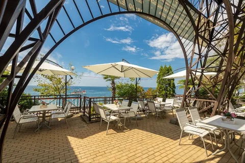 Тур в Абхазию, Гагра, Alex Resort & Spa Hotel 4* - Теннис в Санкт-Петербург