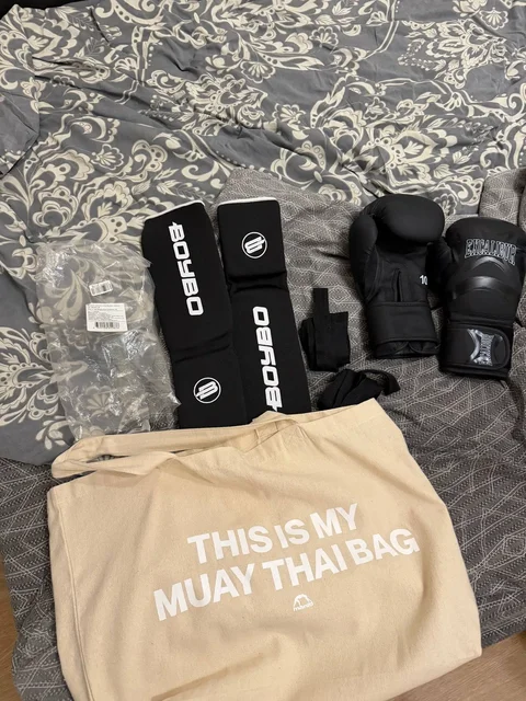 Продажа экипировки для тайского или обычного бокса - Теннис в Санкт-Петербург