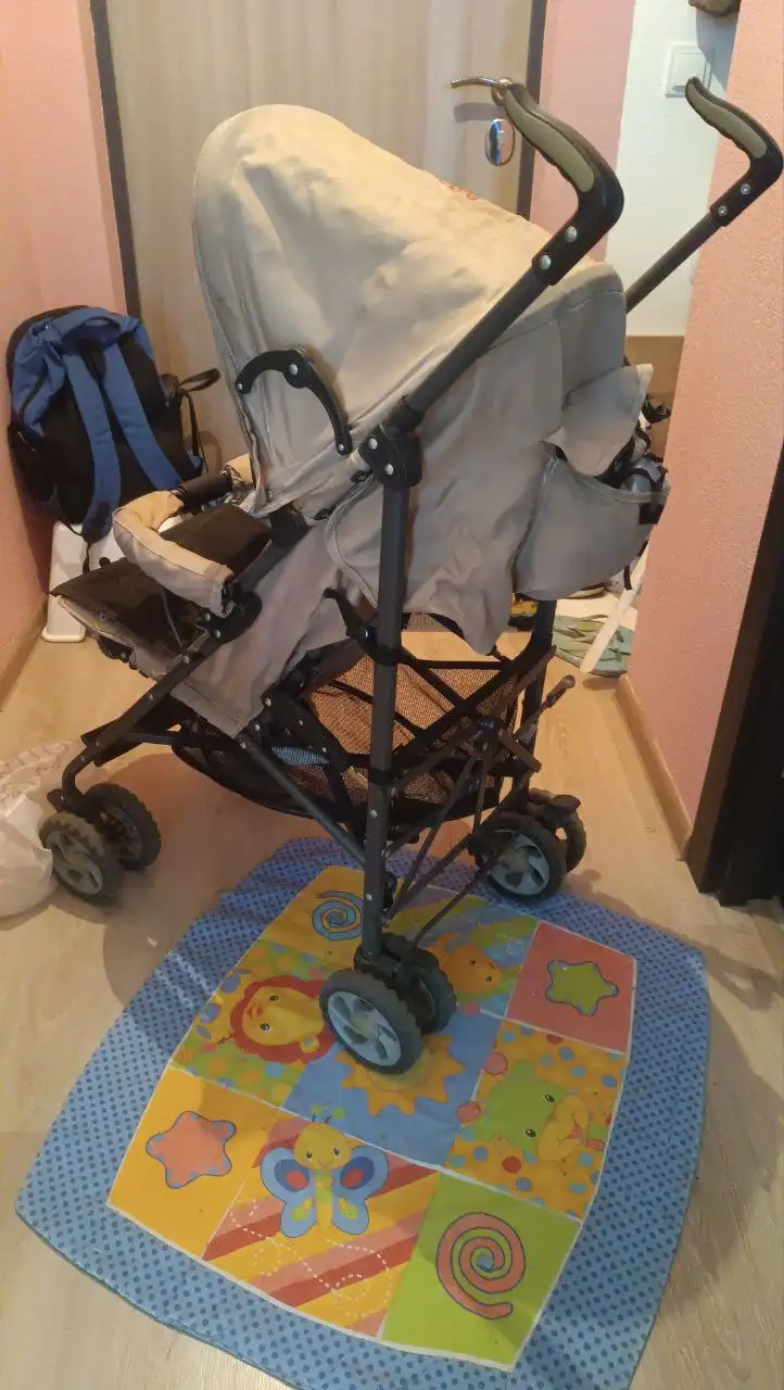 Продам прогулочную коляску в отличном состоянии - Прогулочные коляски (Товары для детей) в Санкт-Петербург