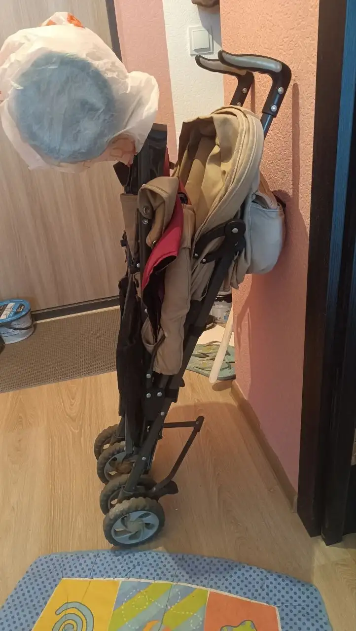 Продам прогулочную коляску в отличном состоянии - Прогулочные коляски (Товары для детей) в Санкт-Петербург