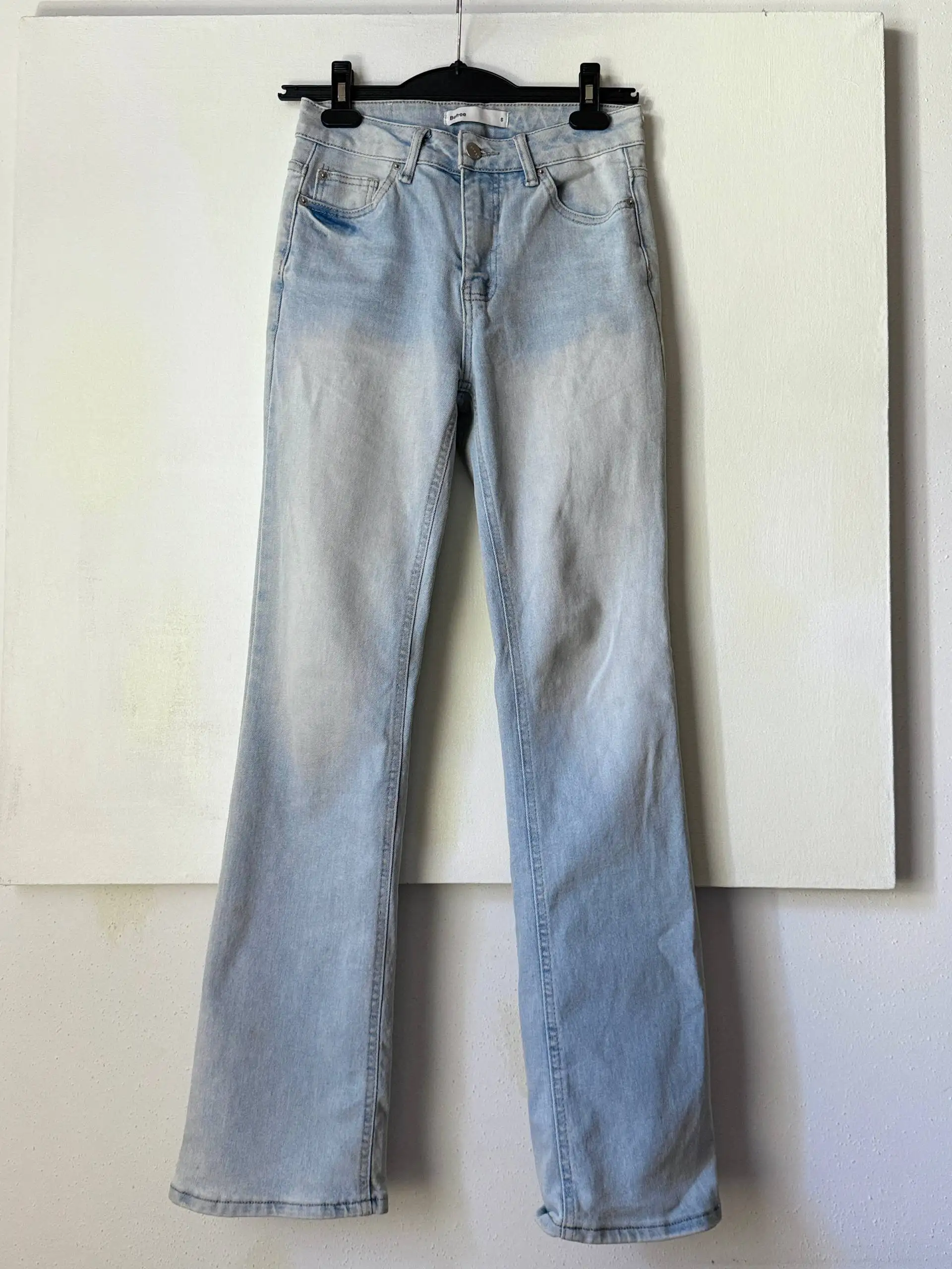 Джинсы Bershka и befree, прямые и клеш - Джинсы (Одежда) в Санкт-Петербург