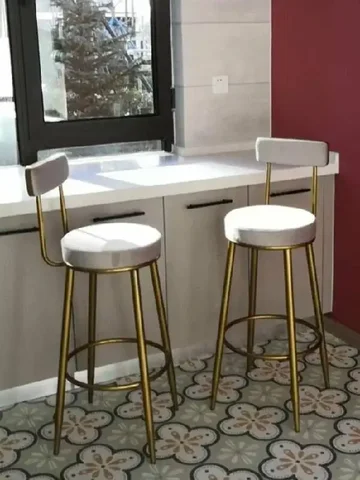 Продажа нового металлического барного стула белого цвета - Прогулочные коляски в Санкт-Петербург