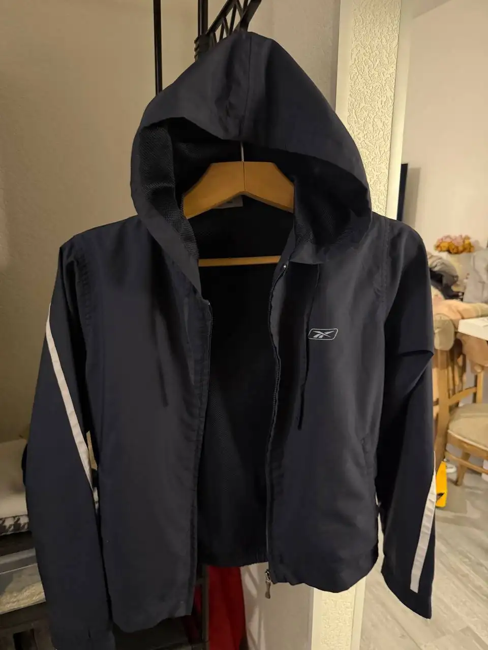 Ветровка Reebok новая - Верхняя одежда (Одежда) в Санкт-Петербург