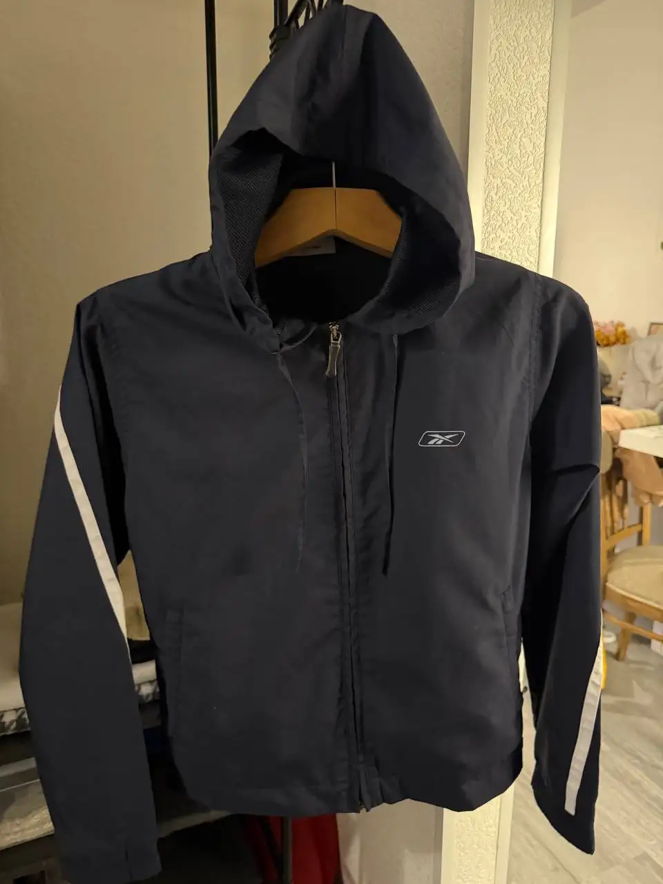 Ветровка Reebok новая - Верхняя одежда (Одежда) в Санкт-Петербург