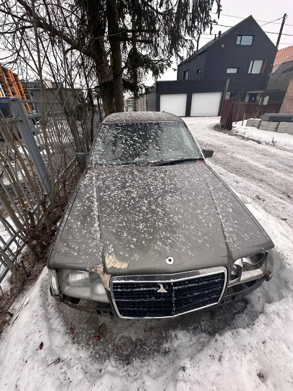 Запчасти для Mercedes-Benz W124 - Автомобильные запчасти (Запчасти) в Санкт-Петербург