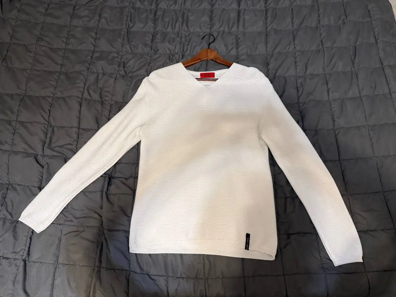 Мужской пуловер Hugo Boss белый размер M - Мужская одежда (Одежда) в Санкт-Петербург