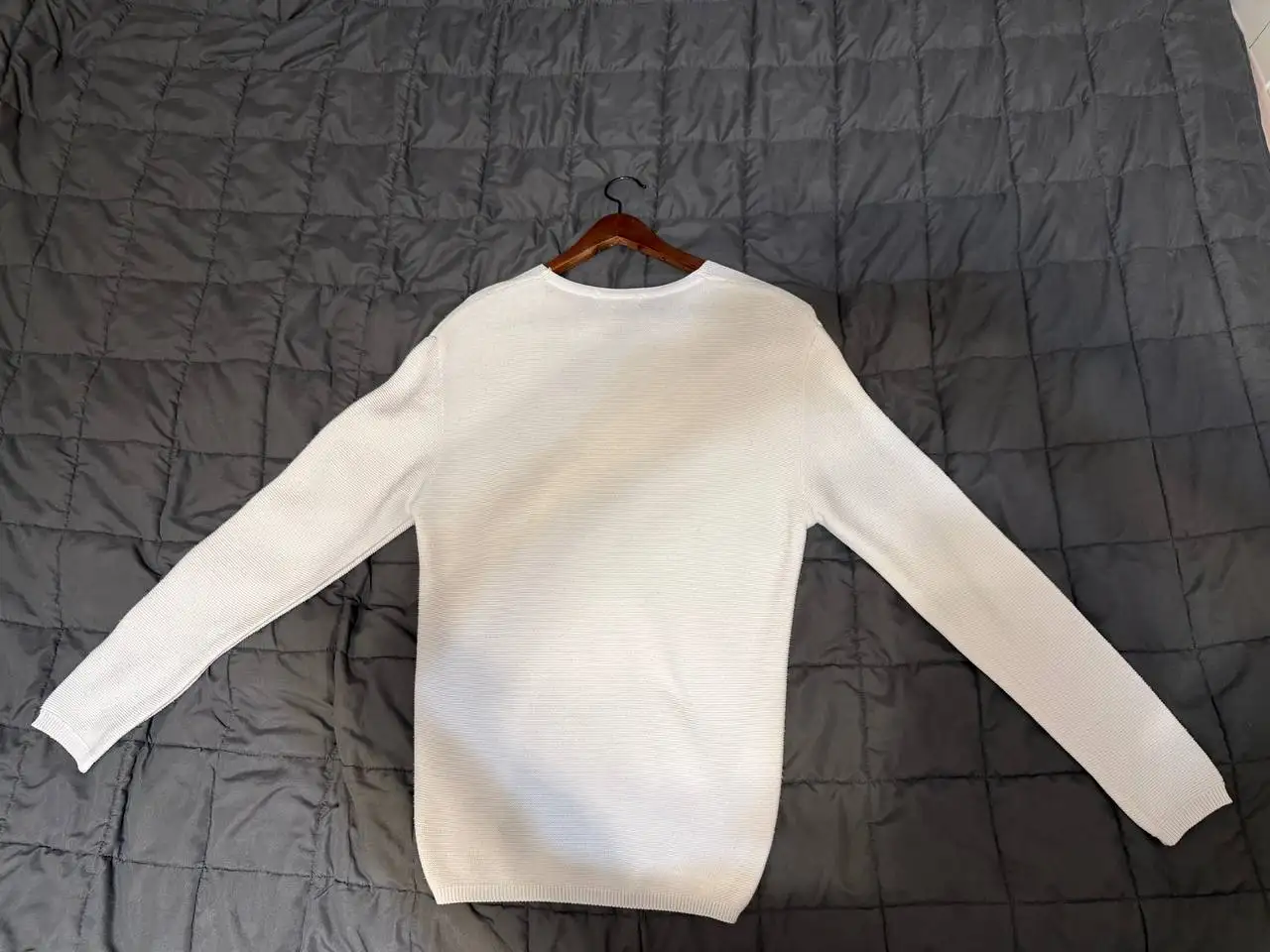 Мужской пуловер Hugo Boss белый размер M - Мужская одежда (Одежда) в Санкт-Петербург