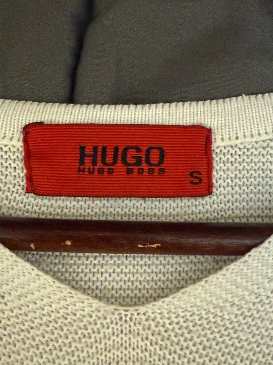 Мужской пуловер Hugo Boss белый размер M - Мужская одежда (Одежда) в Санкт-Петербург