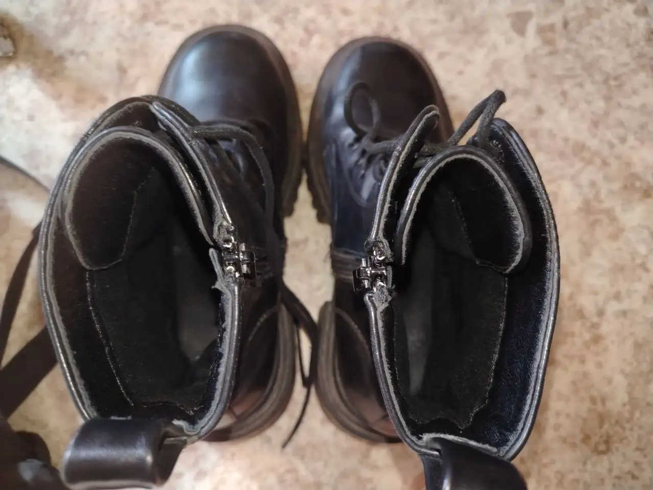 Продажа фляги, кошелька, берцев, значков и кисточки - Барахолка в Санкт-Петербург