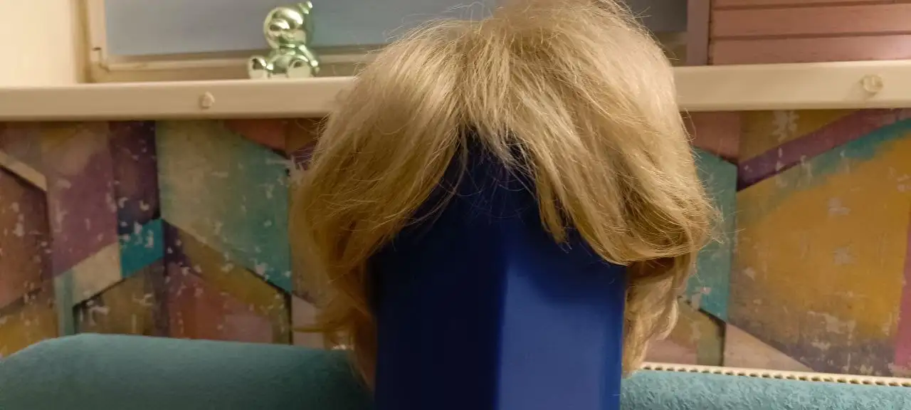 Продам искусственный парик для фотосессии - Барахолка в Санкт-Петербург