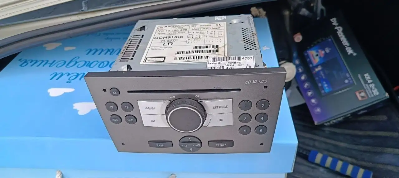 Продажа оригинальной магнитолы в отличном состоянии - Электроника в Колпино