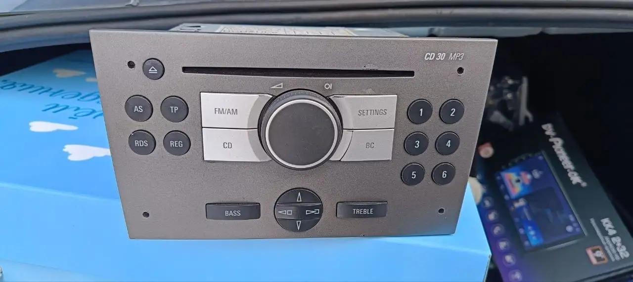 Продажа оригинальной магнитолы в отличном состоянии - Электроника в Колпино