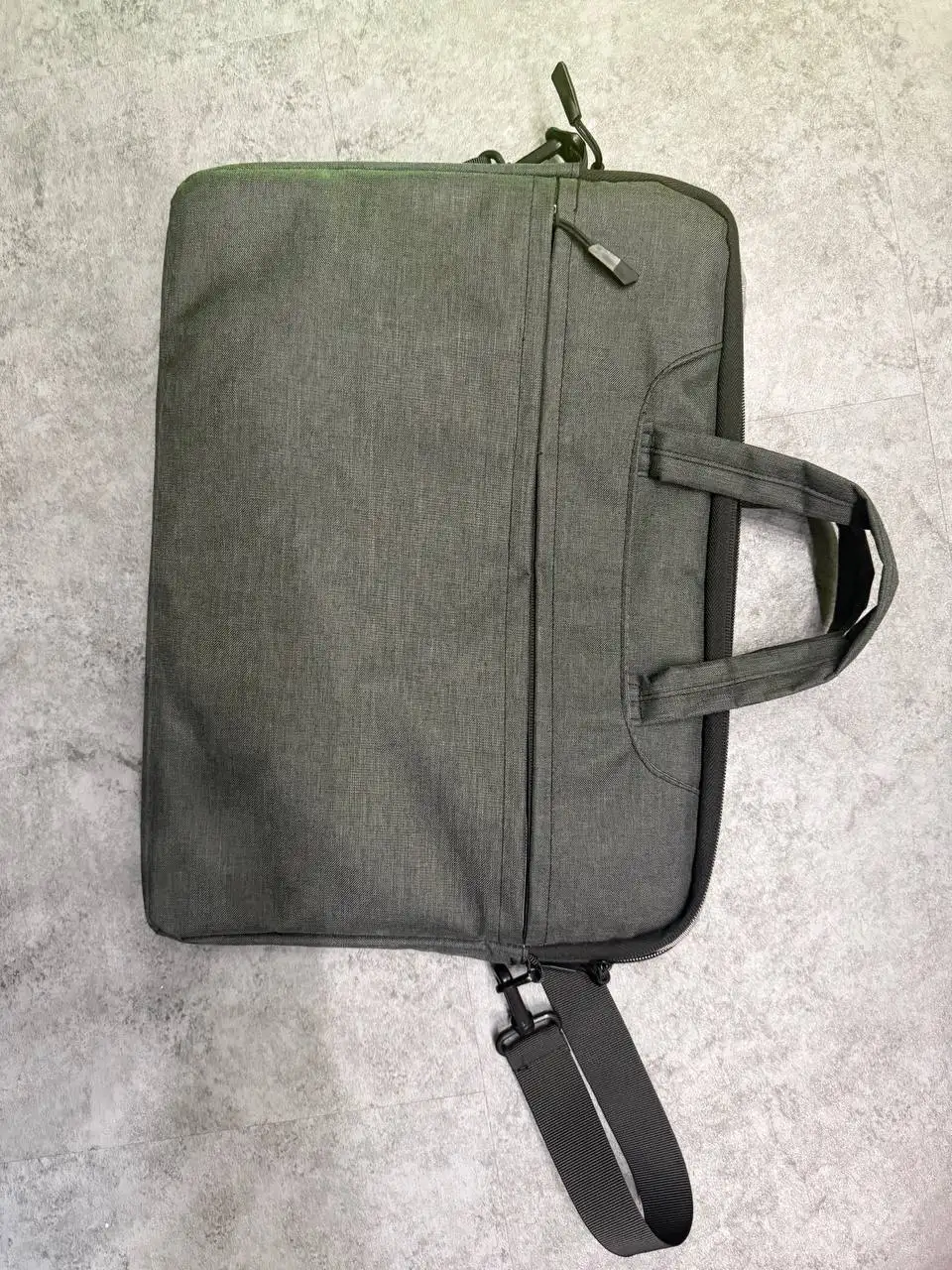 Разные товары: сумки, вывеска, повер банк, самолет, жироуловитель, занавески, худи, колонка - Барахолка в Санкт-Петербург