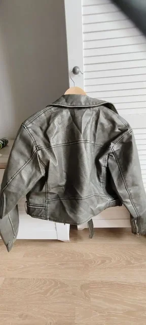 Кожаные женские куртки размер S - Верхняя одежда в Девяткино