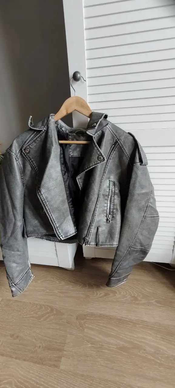 Кожаные женские куртки размер S - Верхняя одежда (Одежда) в Девяткино