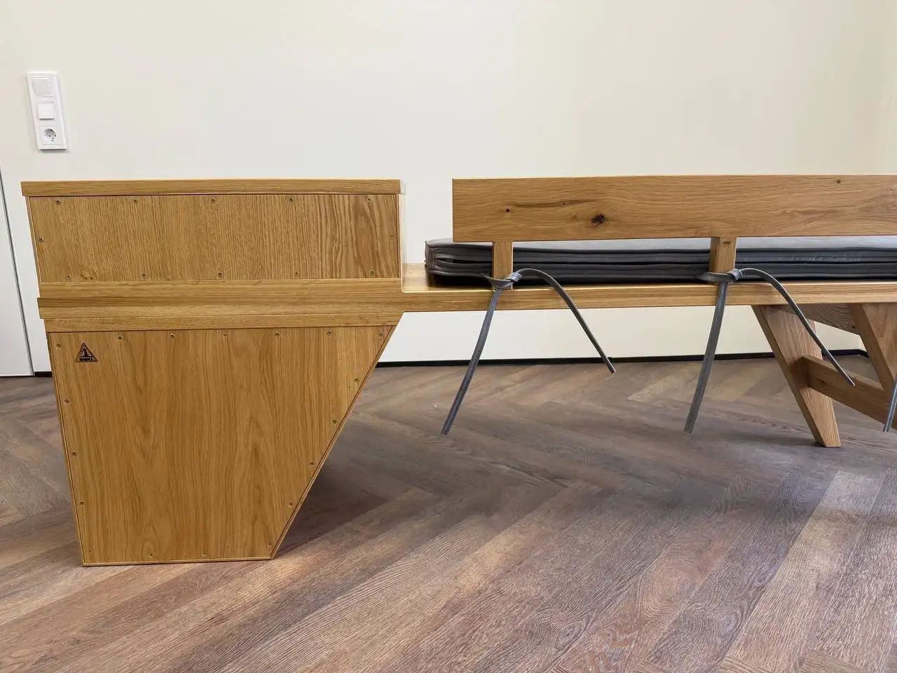 Продажа новой скамейки-кушетки из скандинавского дуба - Барахолка в Санкт-Петербург