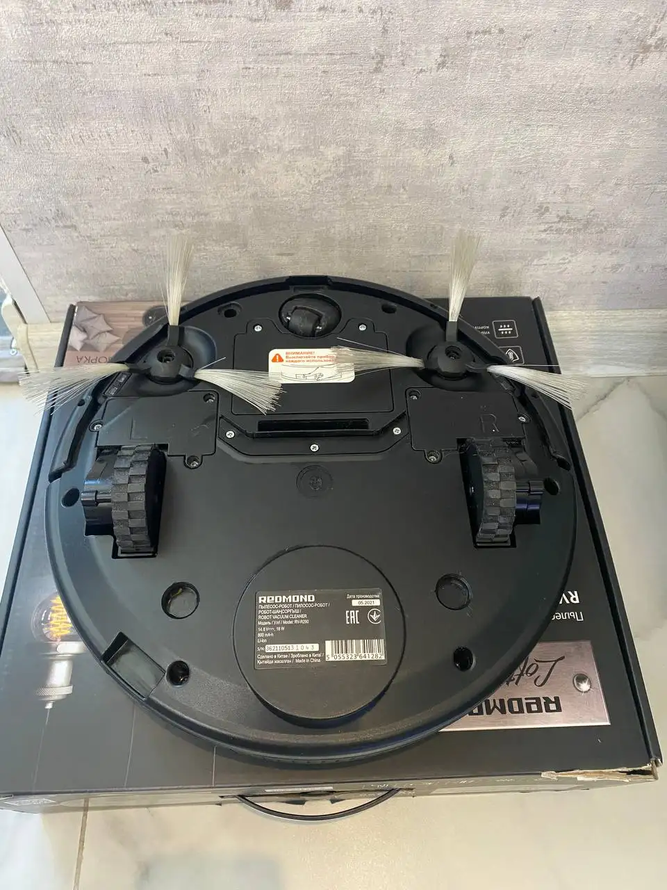 Продам робот-пылесос Redmond RV-R290 - Роботы-пылесосы (Электроника) в Санкт-Петербург
