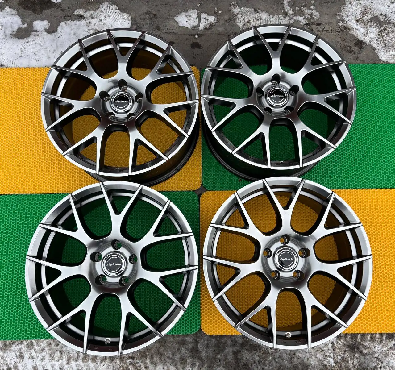 Диски Toyota Lexus Lefinada Motion 3 R18 5/114.3 - Запчасти (Авто) в Новосибирск